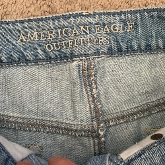 American Eagle Distressed Shortie Jean Shorts Size 2 - Picture 5 of 11